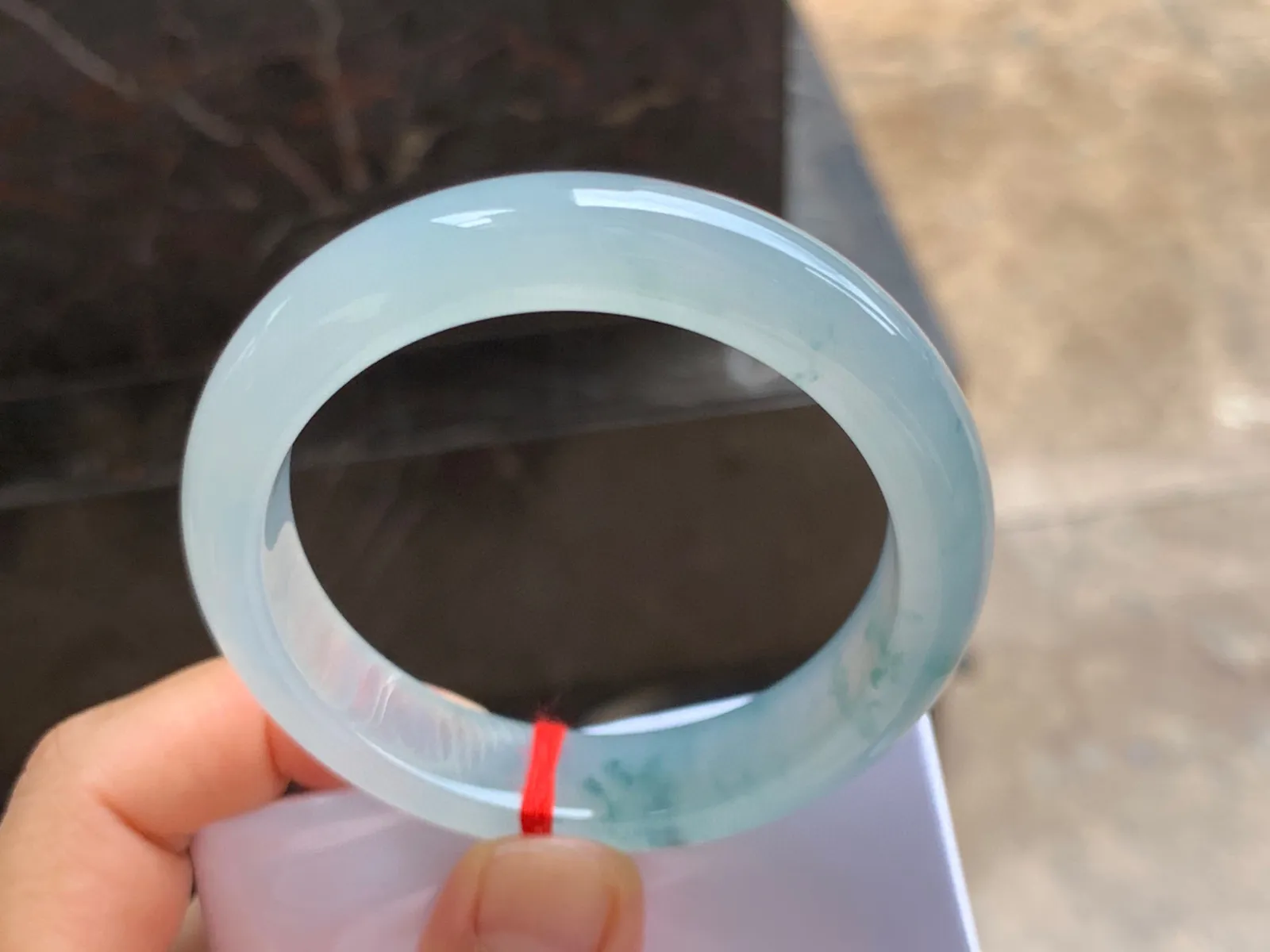 52.5-12-8mm
冰种飘花手镯 冰透起光