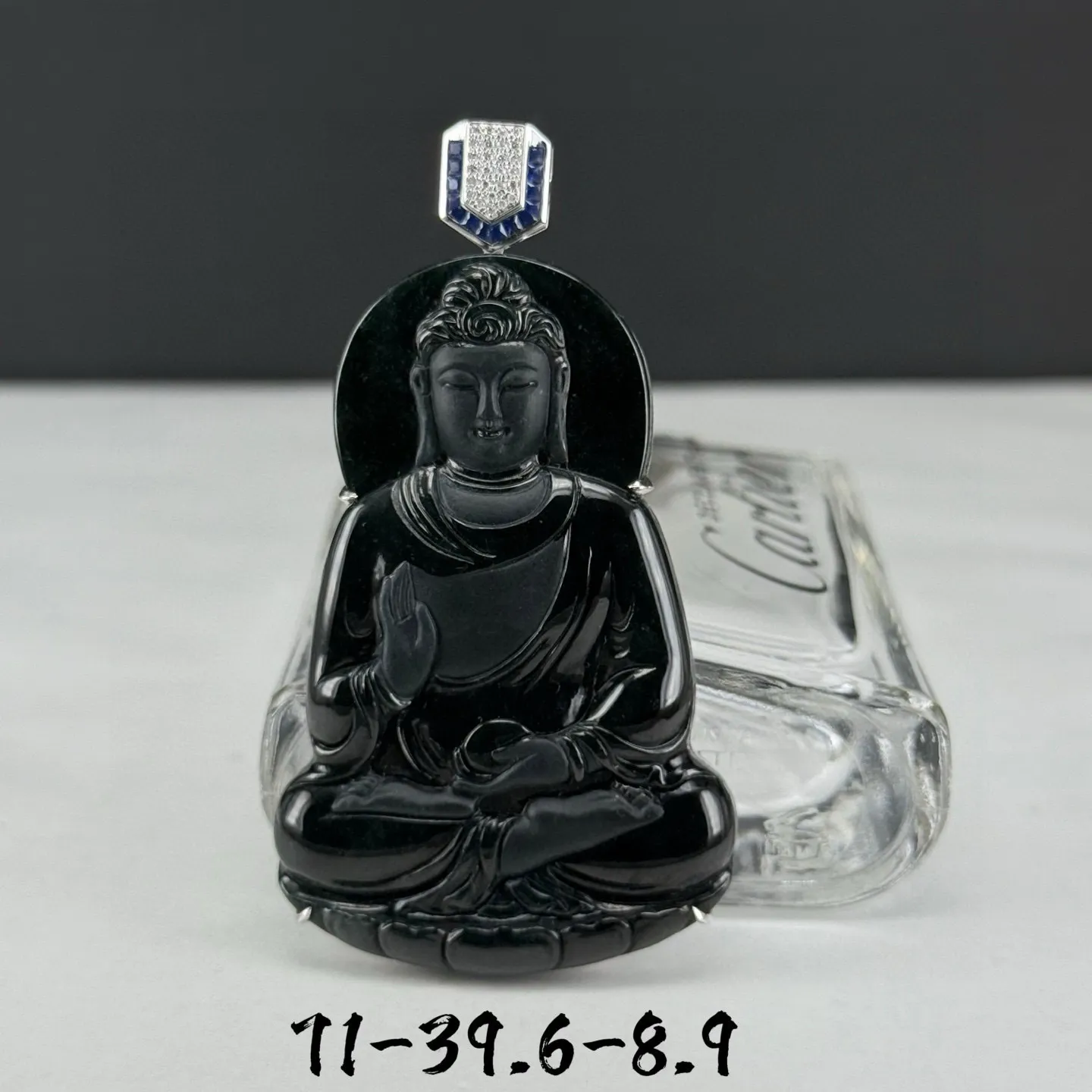 精品墨翠大日如来 种好色正 黑度极好 打灯通透 油性十足 尺寸71
