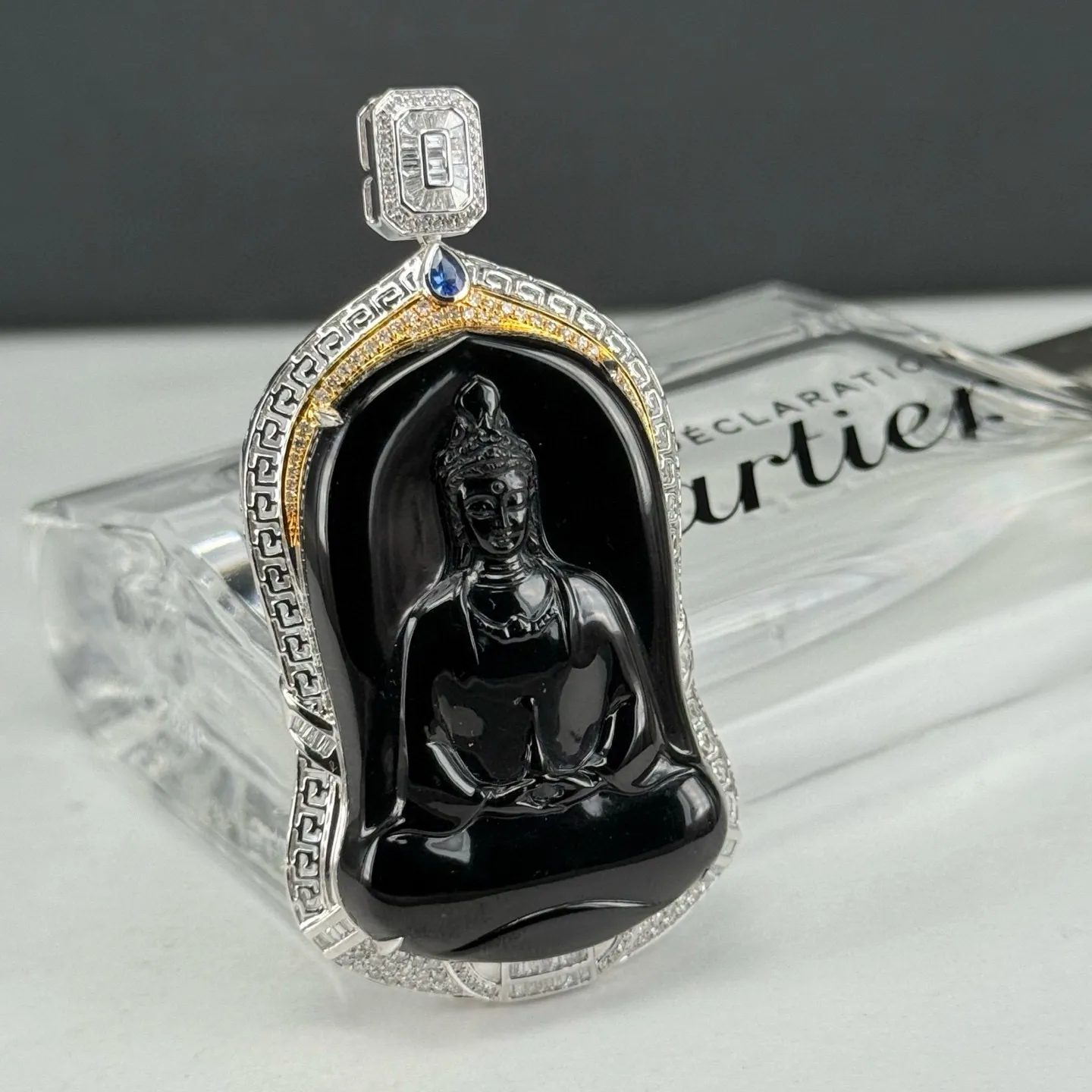 精品18k墨翠观音 种好色正 黑度极好 打灯通透 油性十足 尺寸60.4