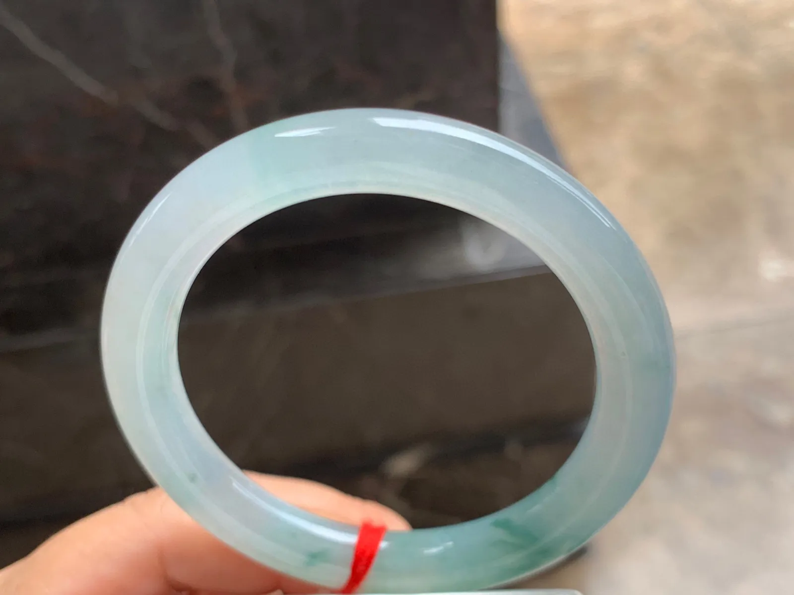 55.5-9mm
冰种飘花圆条手镯 水润冰透 清爽