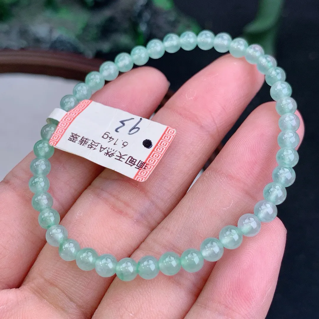 缅甸天然A货翡翠冰晴小米珠手串
尺寸4.5mm   重6.14g