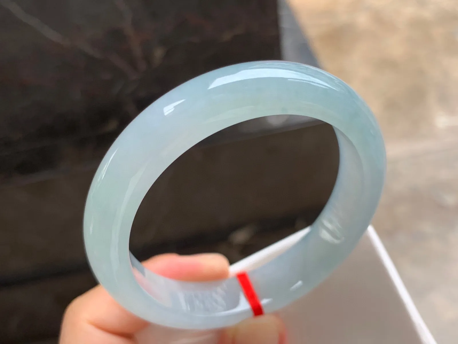 57-13-8mm
冰种带底色手镯 底子干净细腻 清爽