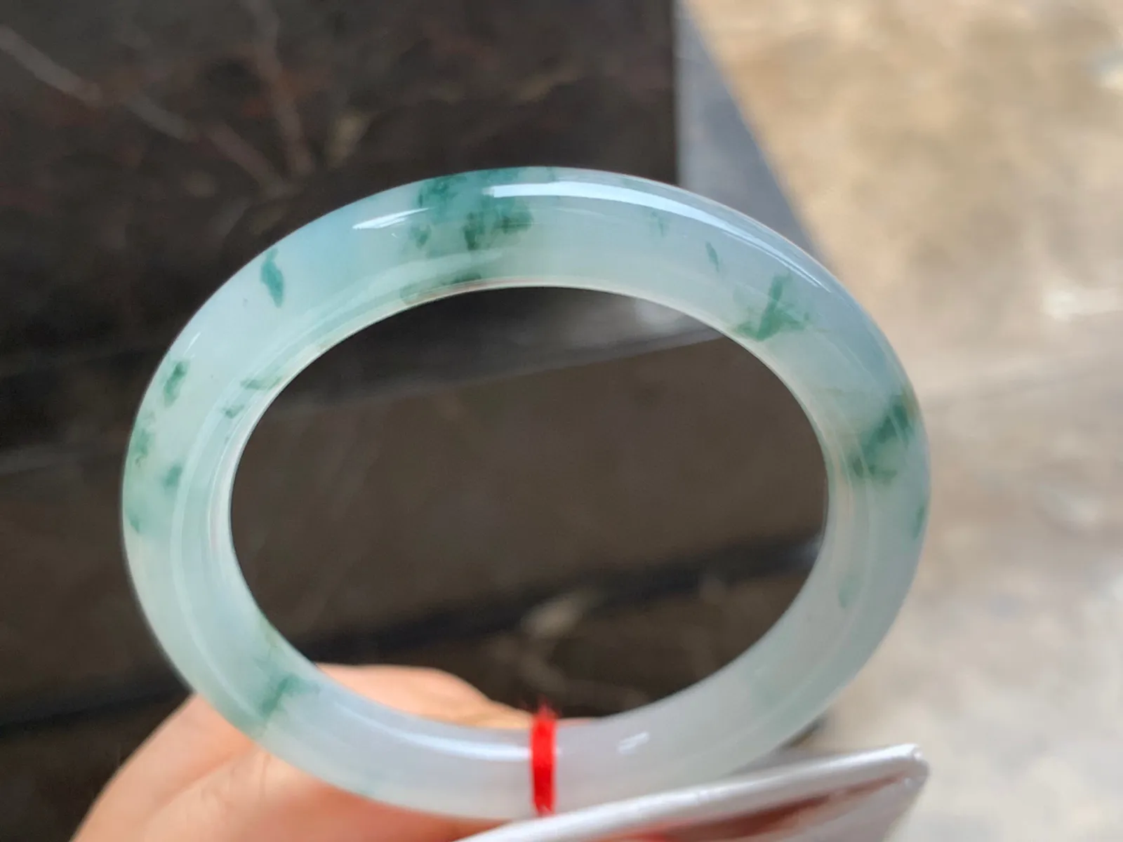 55-9mm
冰种飘花手镯 冰透 水草花 上手漂亮