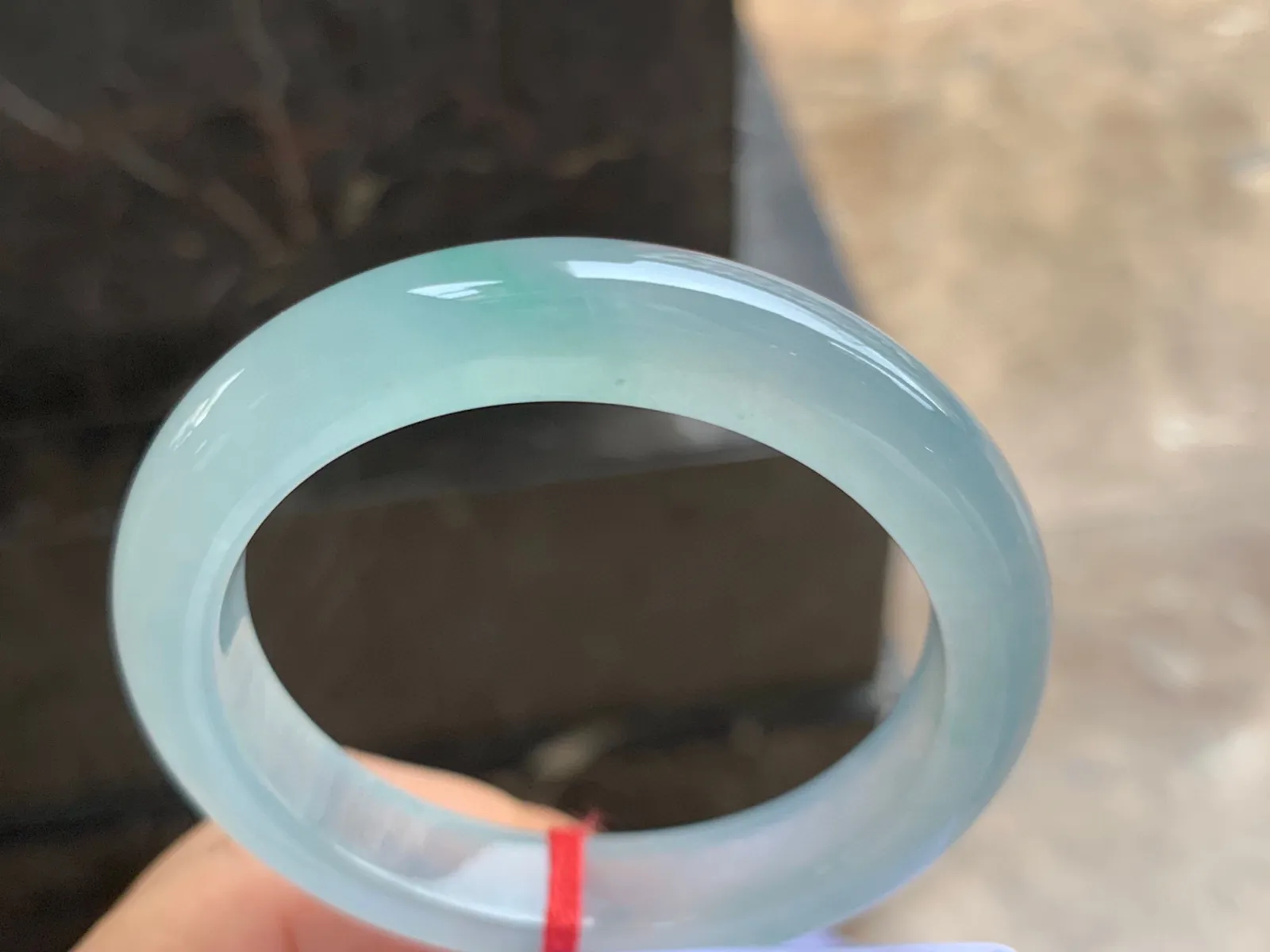56-12-9mm
冰种晴水手镯 透亮起光 胶感满满 上手漂亮