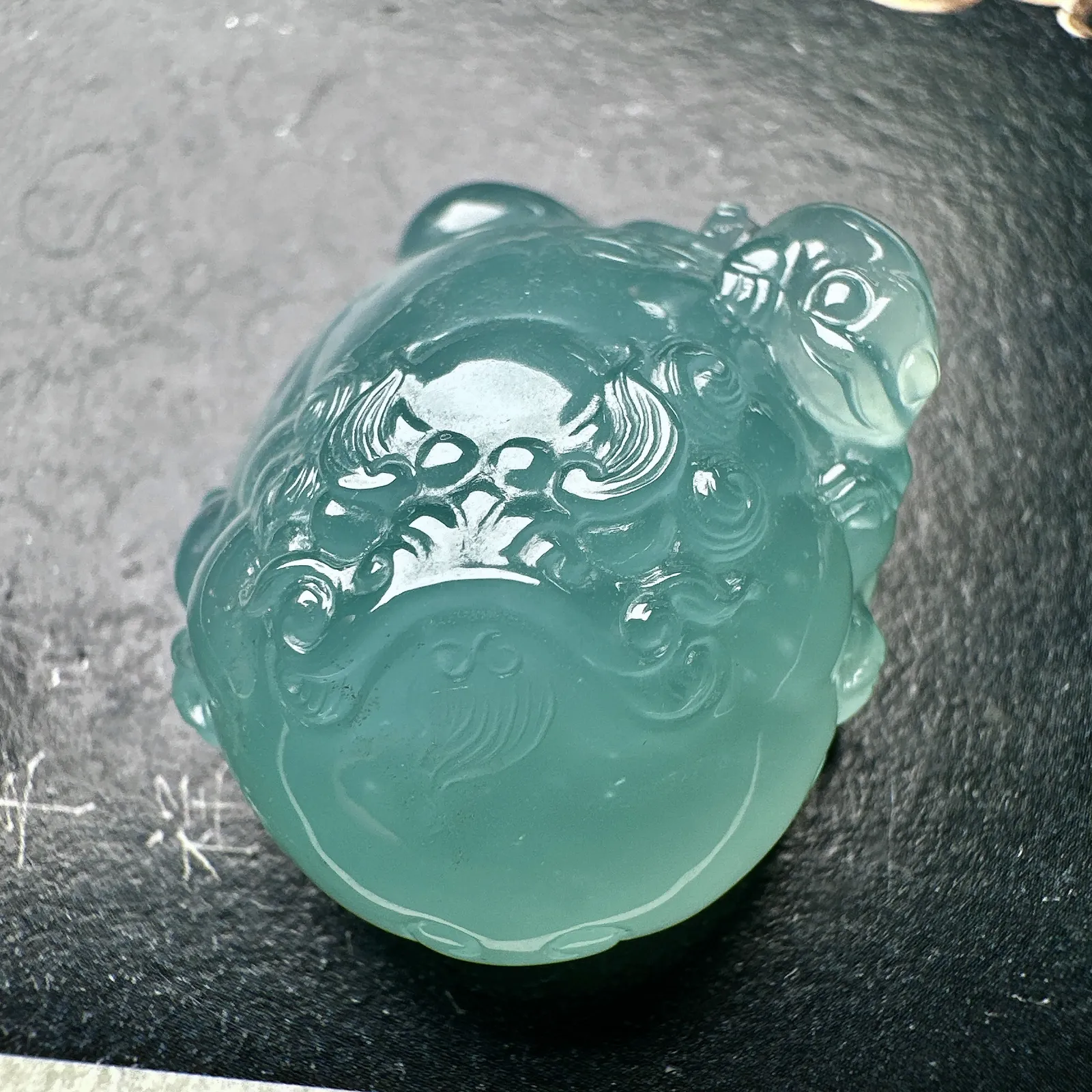 【冰种天空蓝三足金蟾】招财神兽，种水上乘，晶莹剔透，纯净通透，莹光感很强