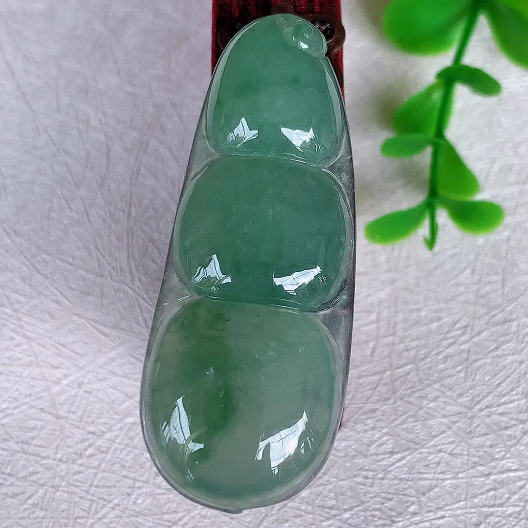 自然光实拍 冰飘花平安豆福豆玉坠 冰润通透 豆粒饱满 寓意四季平安 豆蔻年华！#028.1尺寸45.5*18*5.2mm