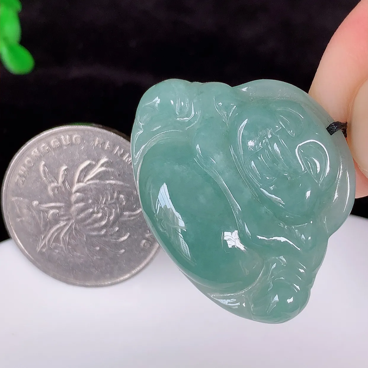 自然光实拍  冰胶佛公吊坠，满色翡翠保平安佛公吊坠，玉质莹润，佩戴佳品，#766.4尺寸33*26.5*6.5mm