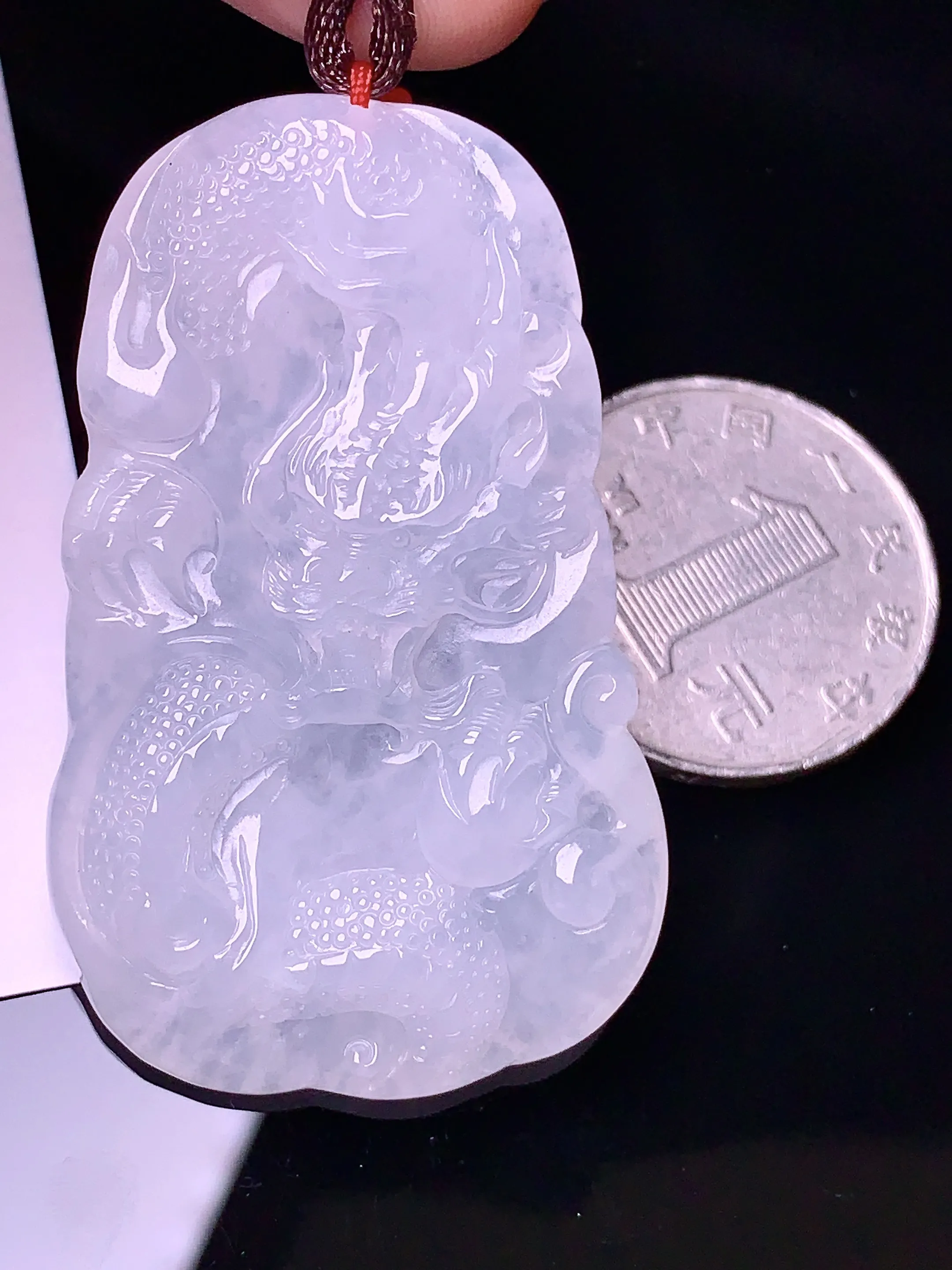 冰种龙牌吊坠吊坠 玉质细腻 色泽艳丽 整体尺寸50.5*31.5*5.6