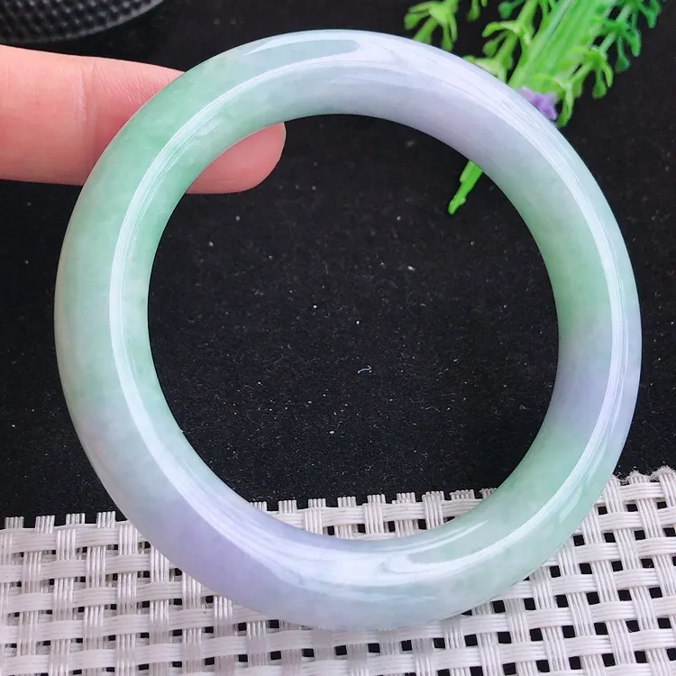 自然光56圈口老坑精美温润春带彩圆条手镯翡翠玉镯尺寸56/10.5/10.7