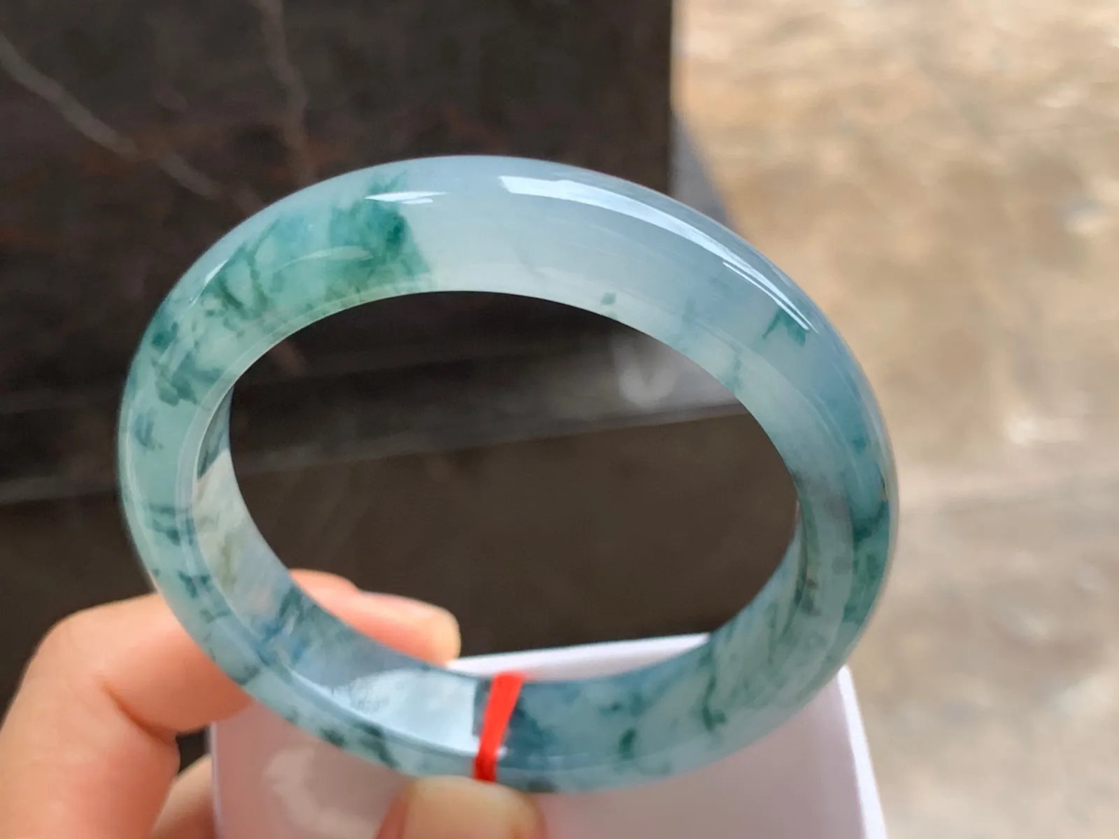 57-13-9mm
冰种飘花手镯 水润冰透 花色灵动飘逸