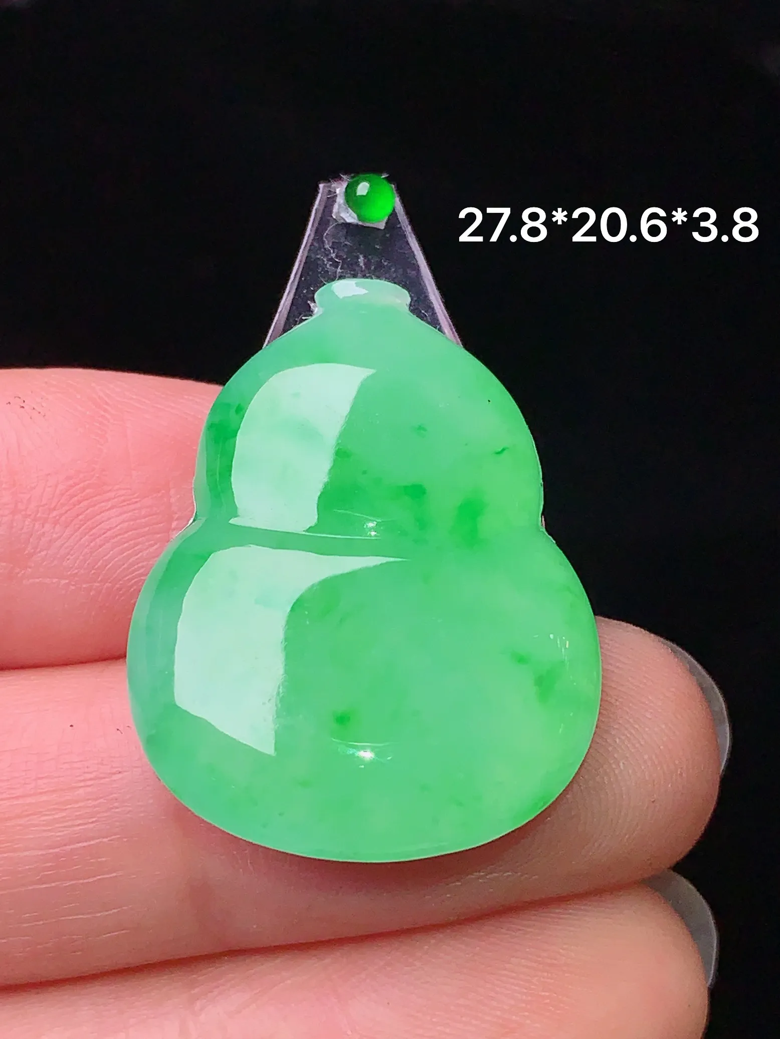 镶嵌款 翠绿葫芦吊坠 玉质细腻 色泽艳丽 整体尺寸27.8*20.6*3.8