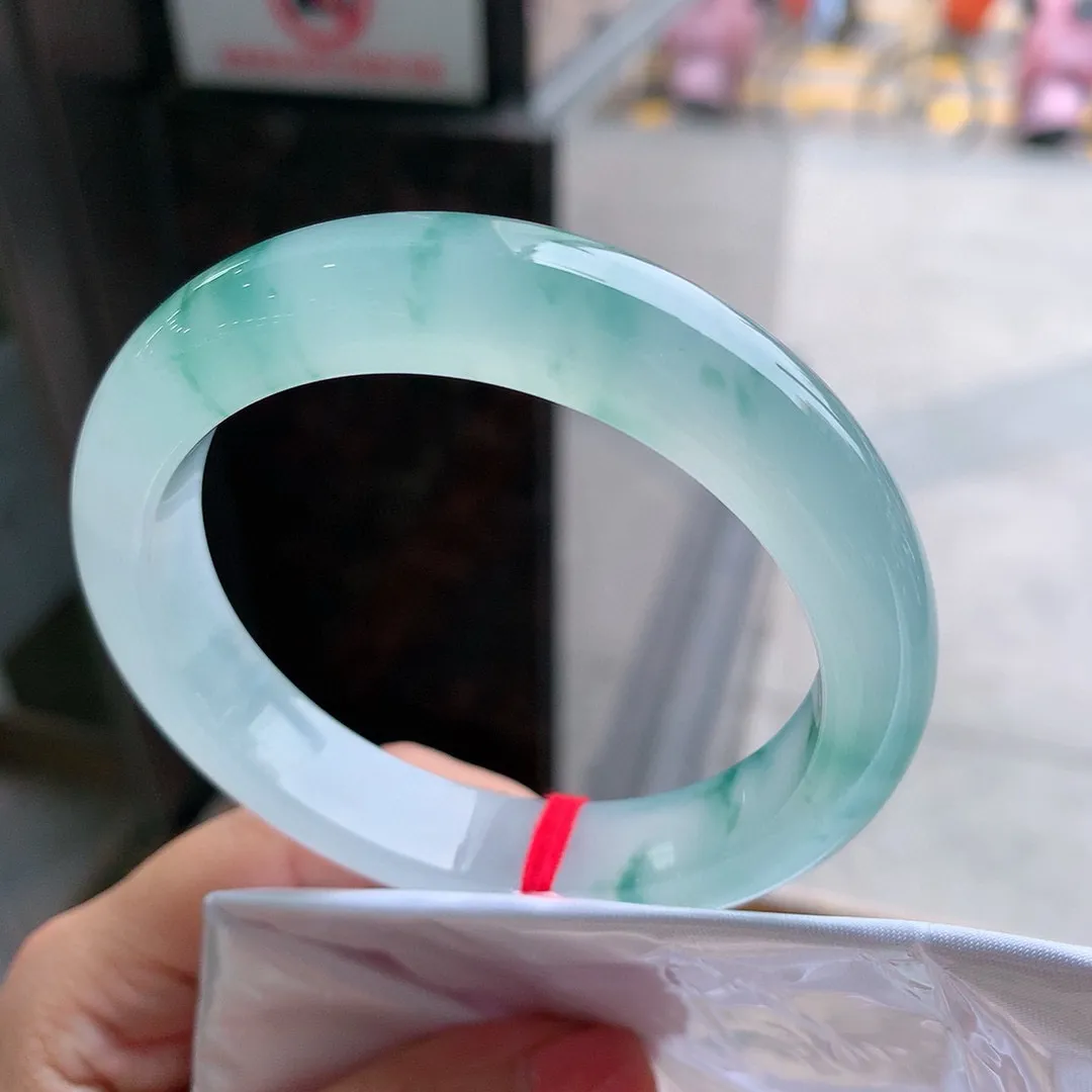 正圈冰玻飘花 无瑕 尺寸:57.5/12.4/8.9 花美 种水好