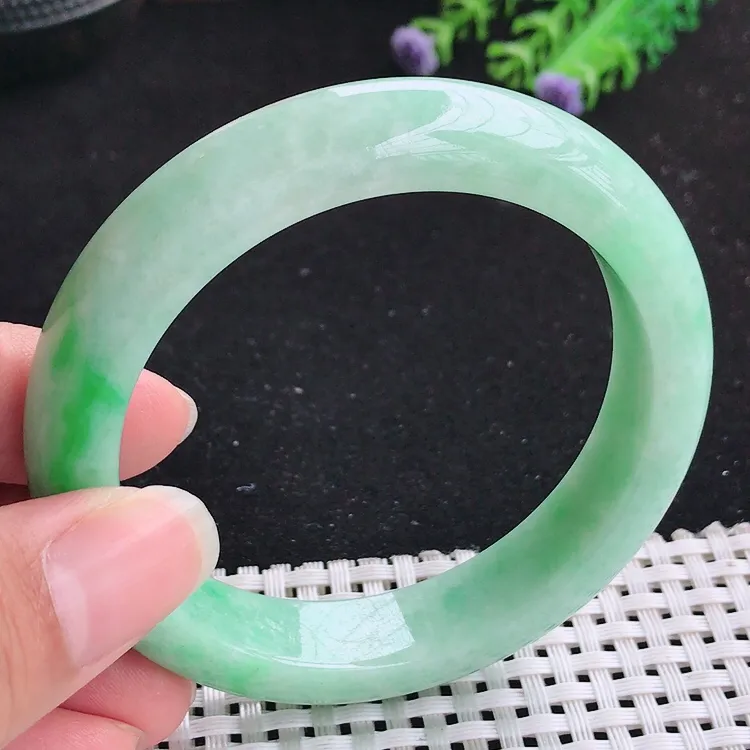 自然光56圈口老坑精美温润满色飘阳绿手镯翡翠玉镯尺寸56/12.7/8.9