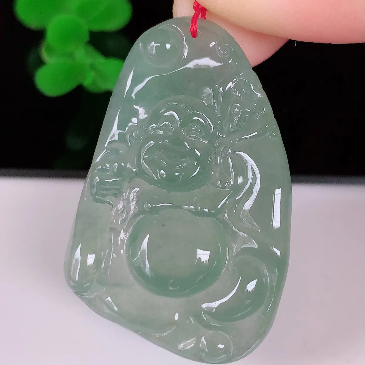 自然光实拍，冰种逍遥布袋佛翡翠吊坠 代代有钱 水足丰盈， 盈满欢喜 配戴送礼佳品！#065.3尺寸39.8*25.5*5mm