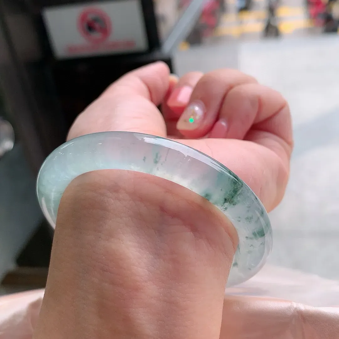 圆条冰玻飘花 无瑕 尺寸:52.8/9.1 种水好️️