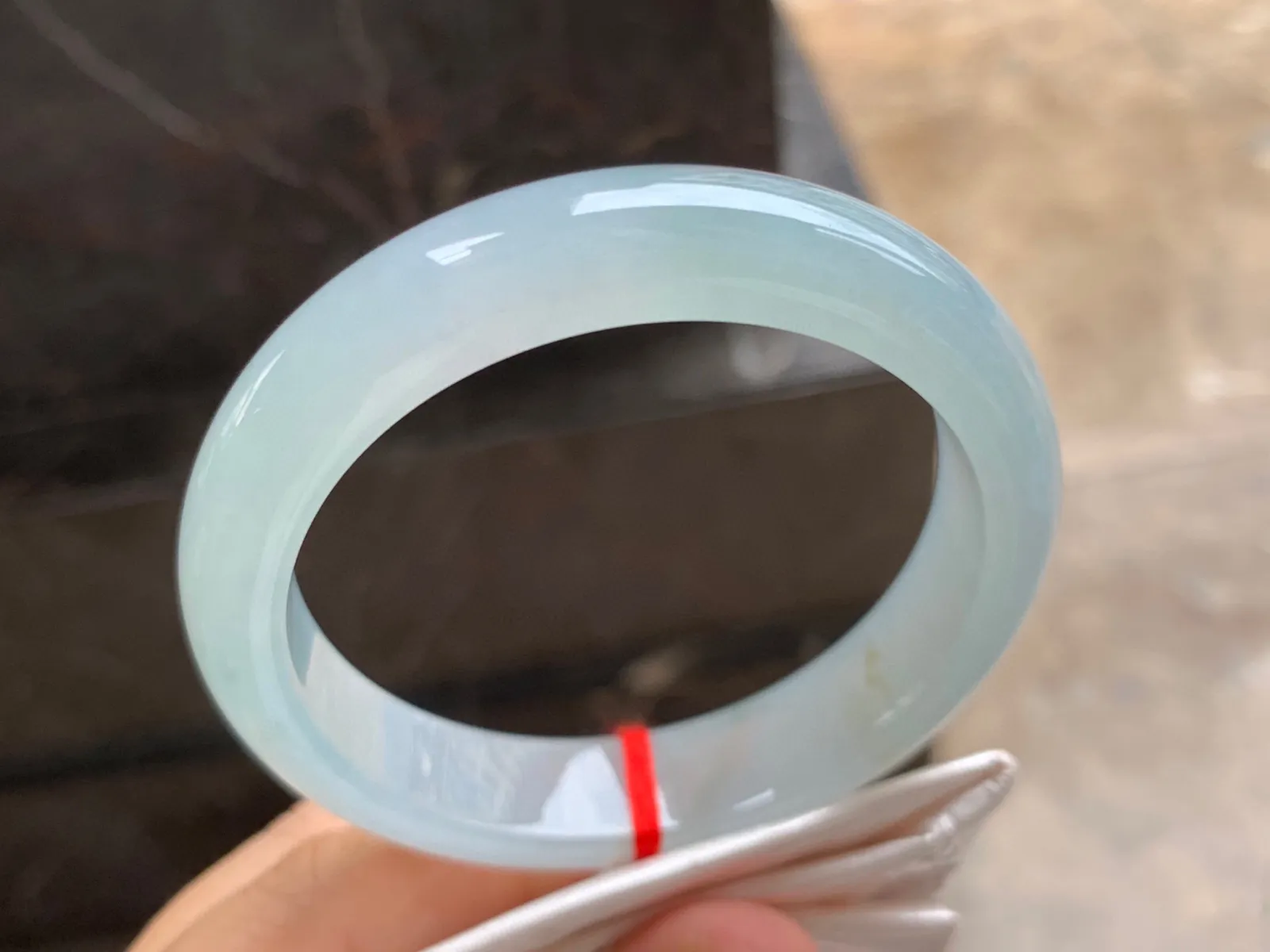 57-13-8mm
冰种带底色手镯 底子干净细腻 清爽