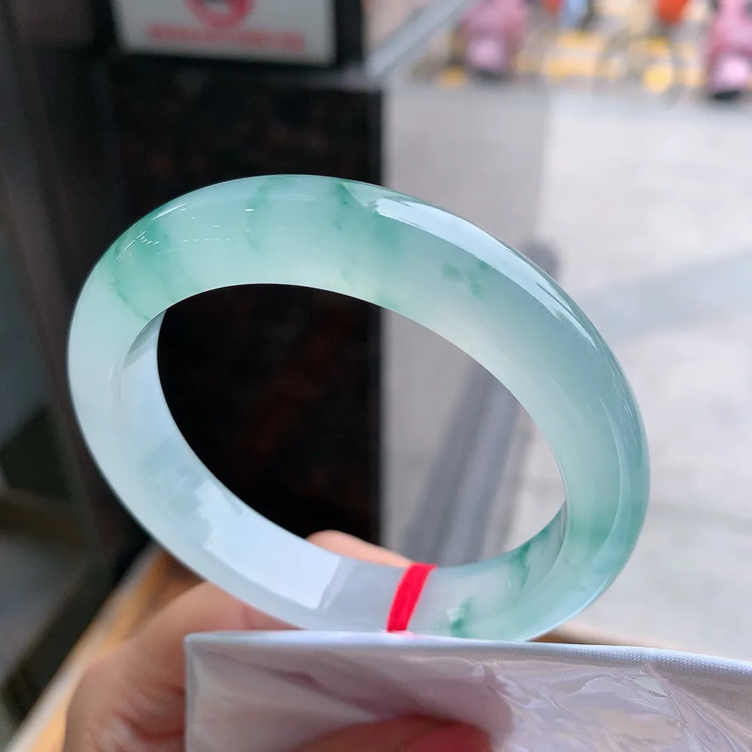 正圈冰玻飘花 无瑕 尺寸:57.5/12.4/8.9 花美 种水好
