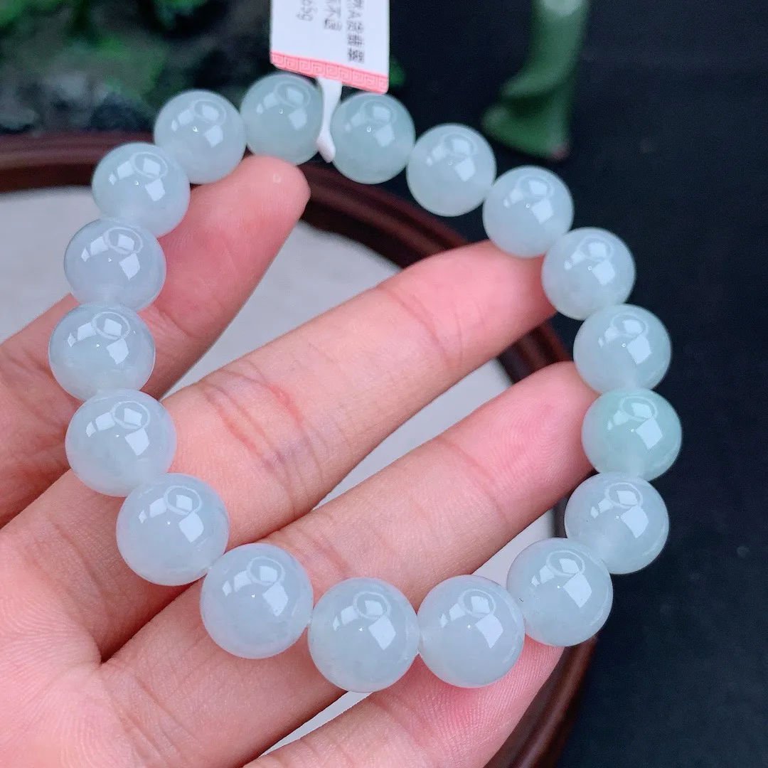 缅甸天然A货翡翠白冰圆珠手串
尺寸11mm   重41.65g