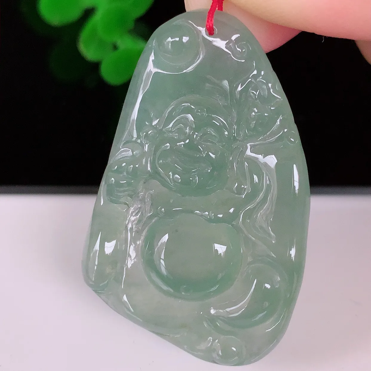 自然光实拍，冰种逍遥布袋佛翡翠吊坠 代代有钱 水足丰盈， 盈满欢喜 配戴送礼佳品！#065.3尺寸39.8*25.5*5mm
