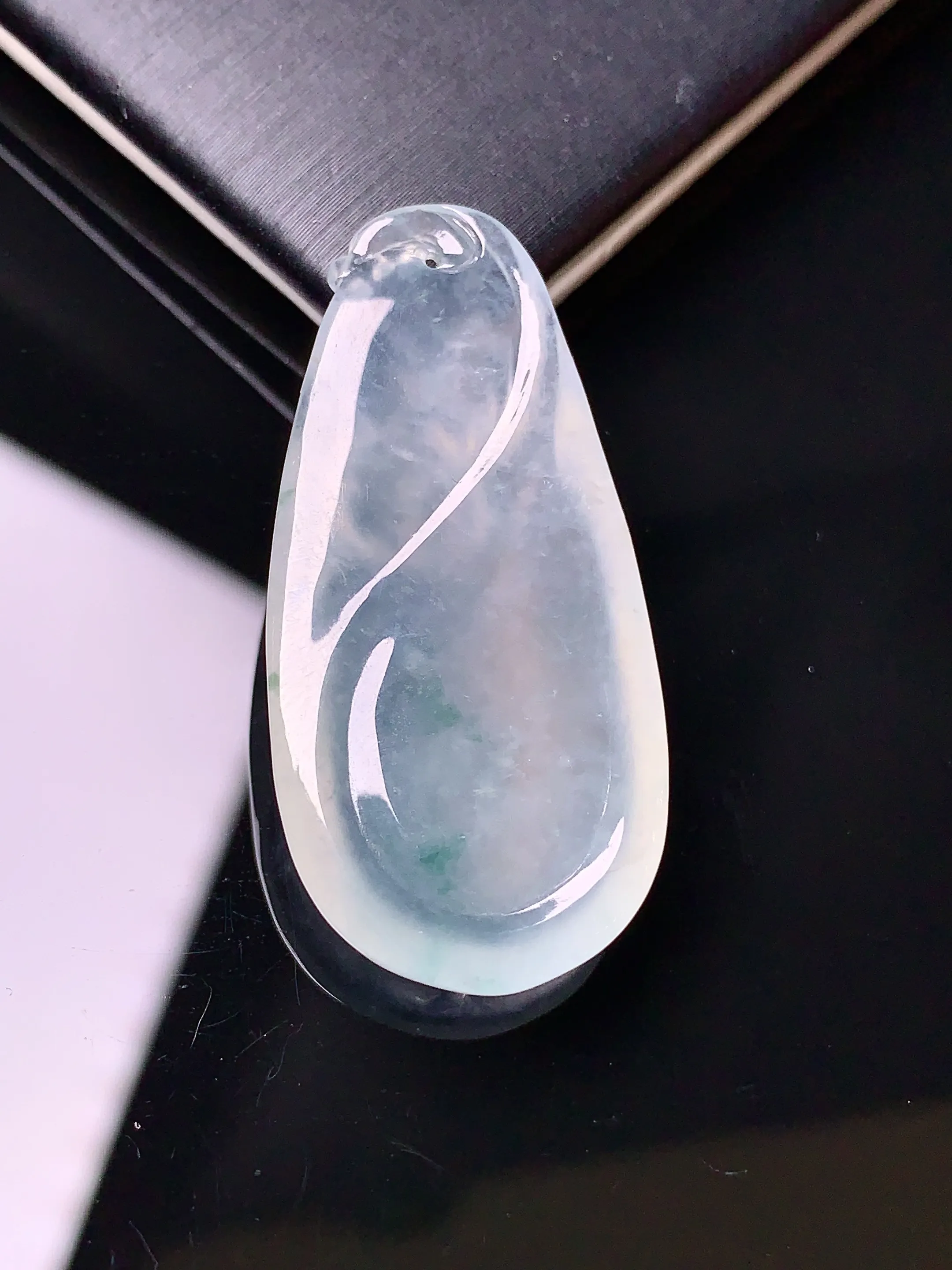 冰种福瓜吊坠 玉质细腻 色泽艳丽 整体尺寸35*17*6