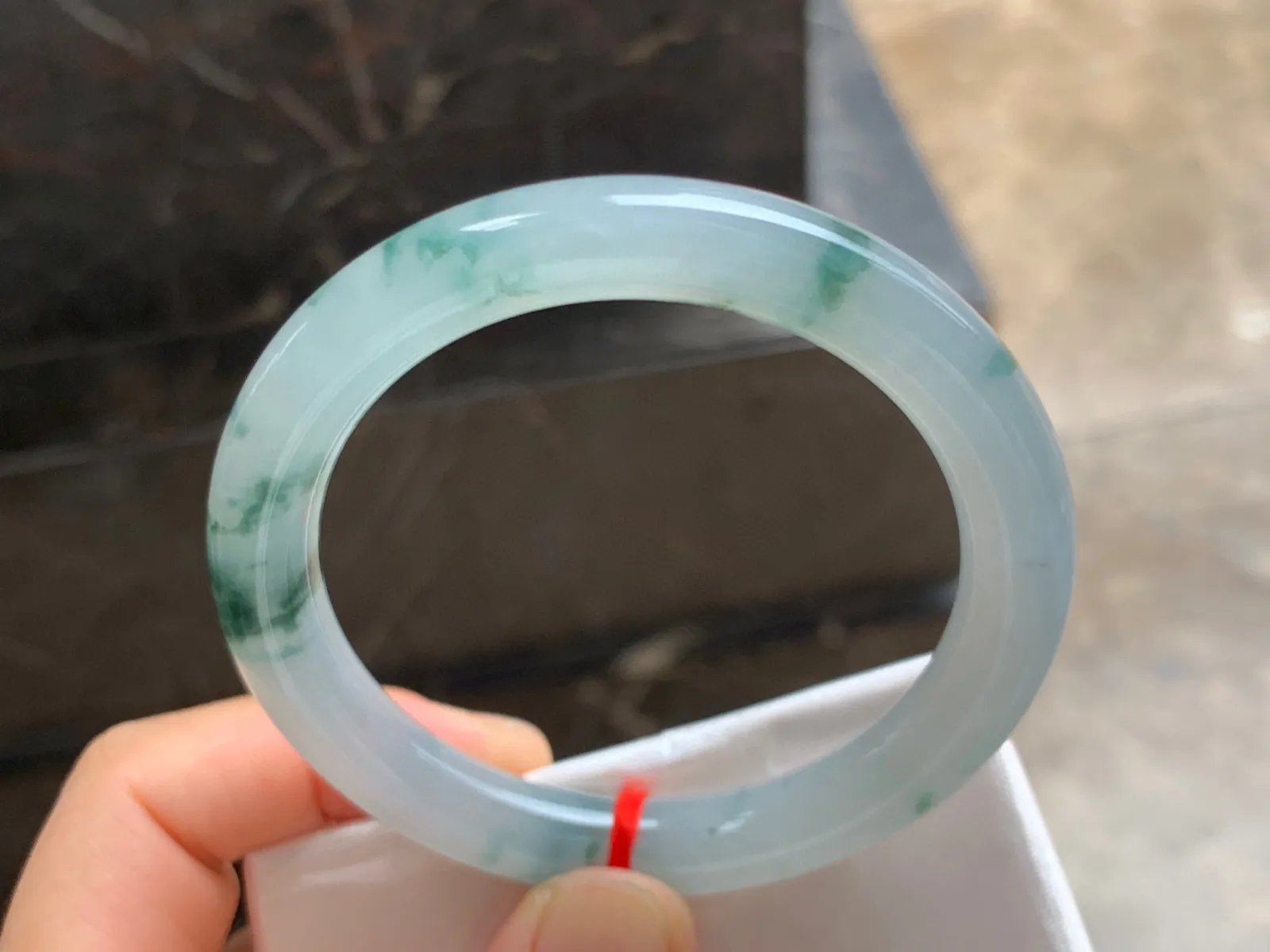 55-9mm
冰种飘花手镯 冰透 水草花 上手漂亮