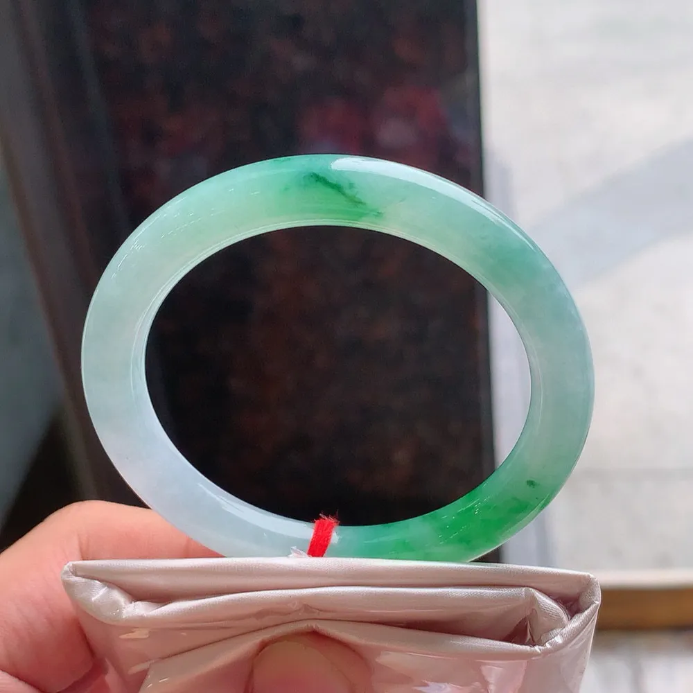 圆条高冰阳绿 无瑕 尺寸:53.7/8.3种色兼备️️
