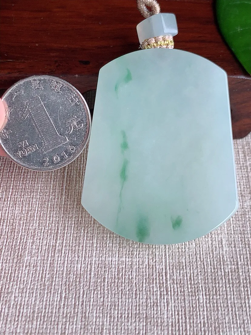 a货翡翠老坑冰种飘花无事牌吊坠 尺寸50.2×39.4×5.3mm 重量32.17g 0604