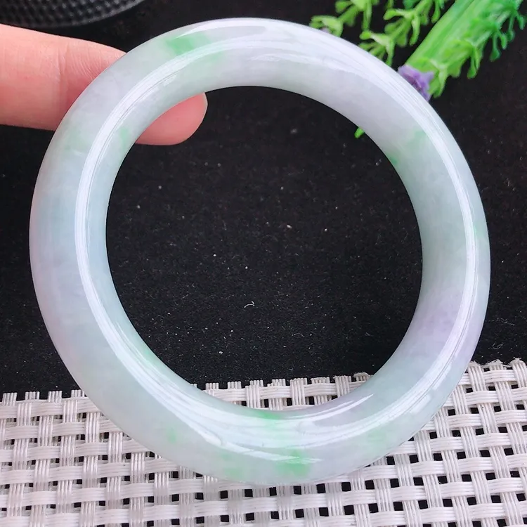 自然光58圈口老坑精美温润春带彩圆条手镯翡翠玉镯尺寸58/12.2/12