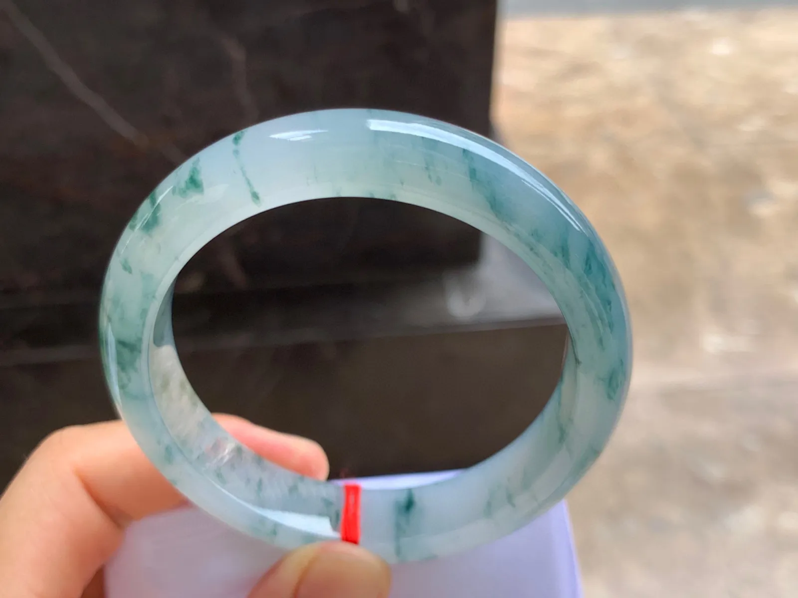 58-12-8.5mm
冰种飘花手镯 水润冰透 花的灵动飘逸气质