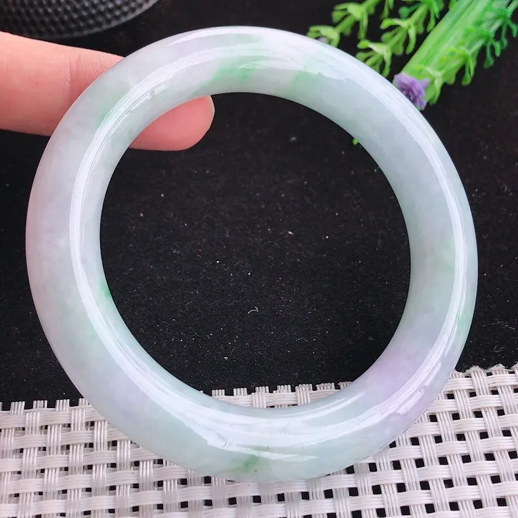 自然光58圈口老坑精美温润春带彩圆条手镯翡翠玉镯尺寸58/12.2/12