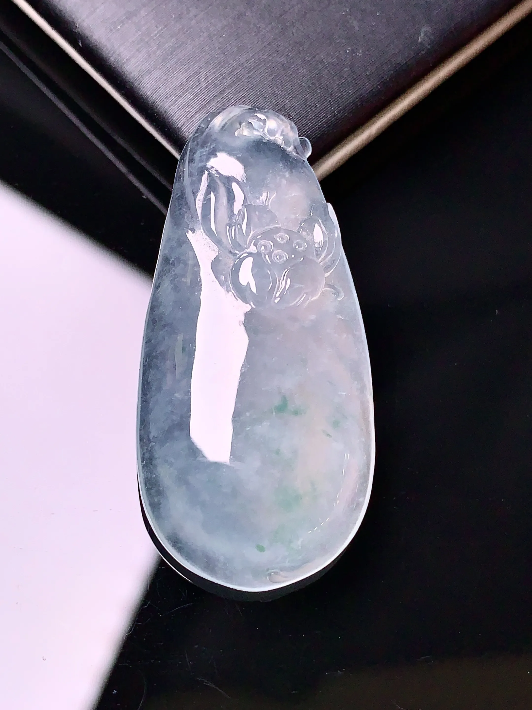 冰种福瓜吊坠 玉质细腻 色泽艳丽 整体尺寸35*17*6