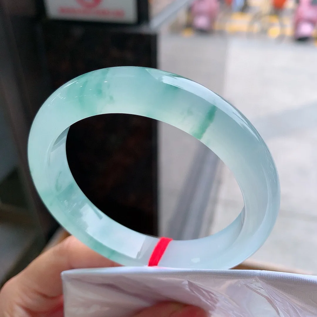 正圈冰玻飘花 无瑕 尺寸:57.5/12.4/8.9 花美 种水好
