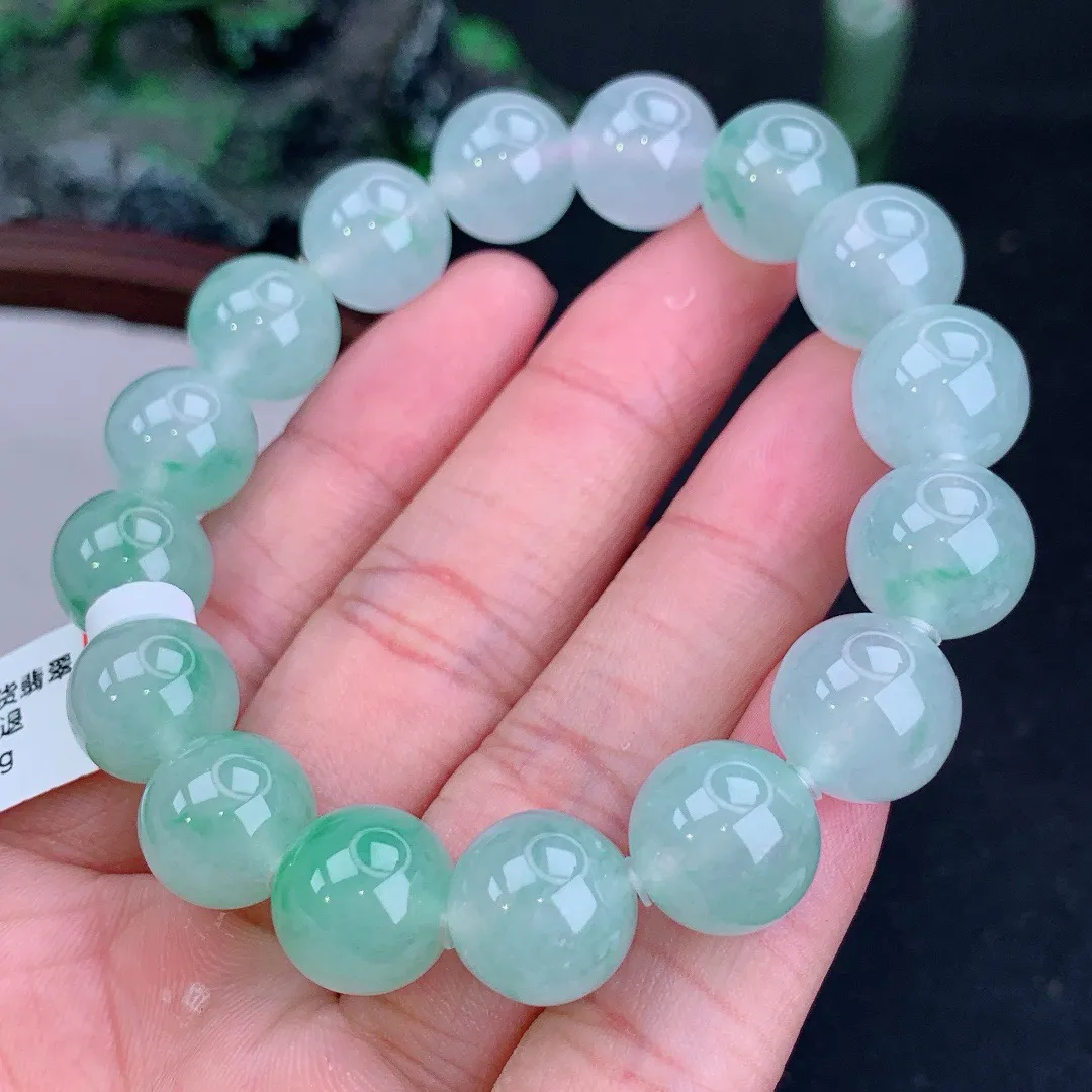 缅甸天然A货冰飘绿圆珠手串
尺寸12.6mm   重56.00g
