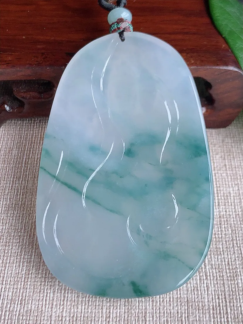 a货翡翠老坑冰种飘花大势至菩萨吊坠 尺寸69.8×43.7×5.4mm 重量46.07g 0604