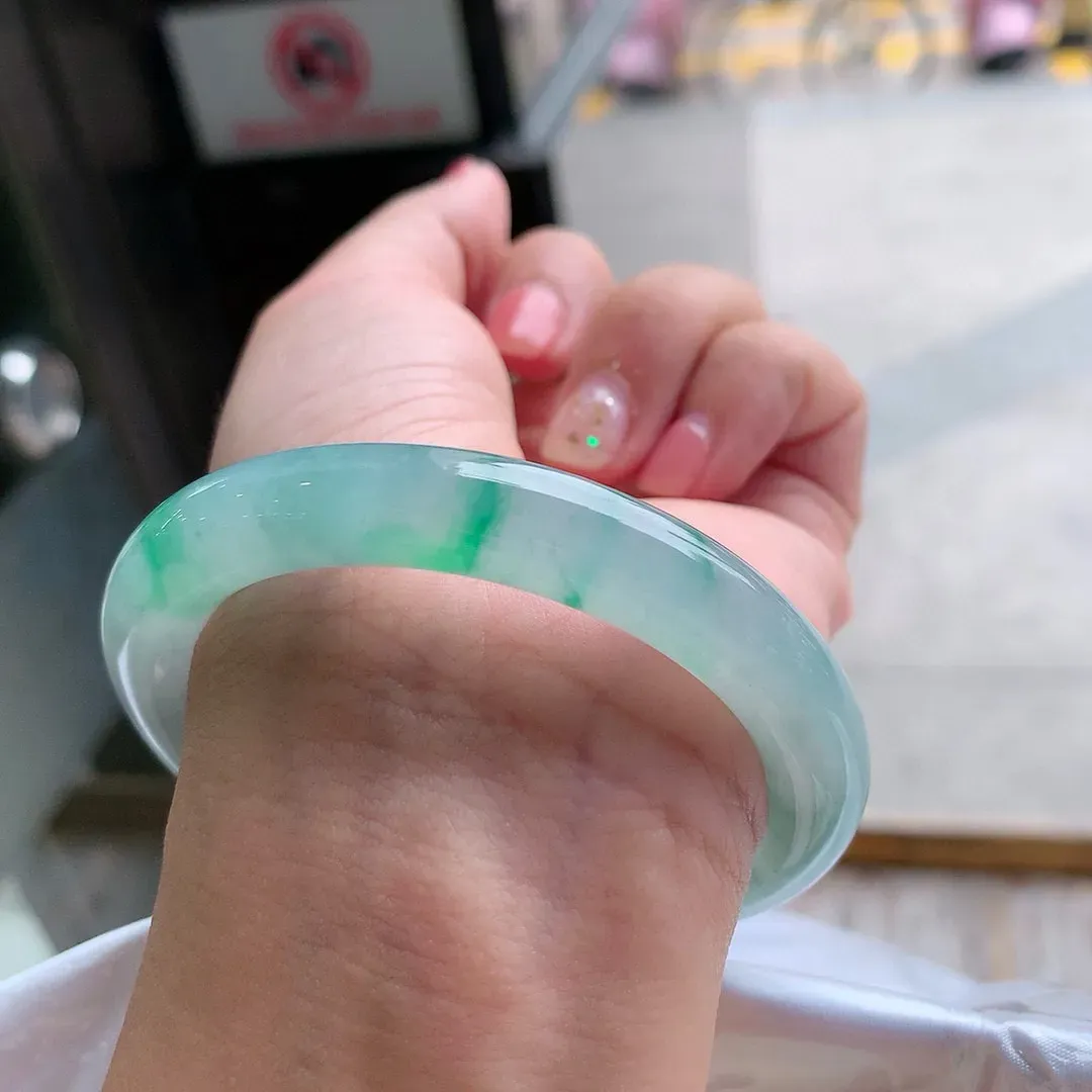 圆条高冰阳绿 微纹 尺寸:54.8/9.6 种色俱佳