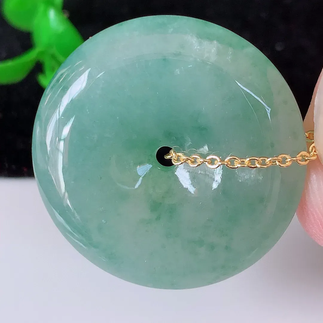 自然光实拍 冰飘花平安扣吊坠 水润光泽，灵动飘逸 寓意平平安安  佩戴上身效果端庄漂亮！#008.2尺寸26.5*5.2mm