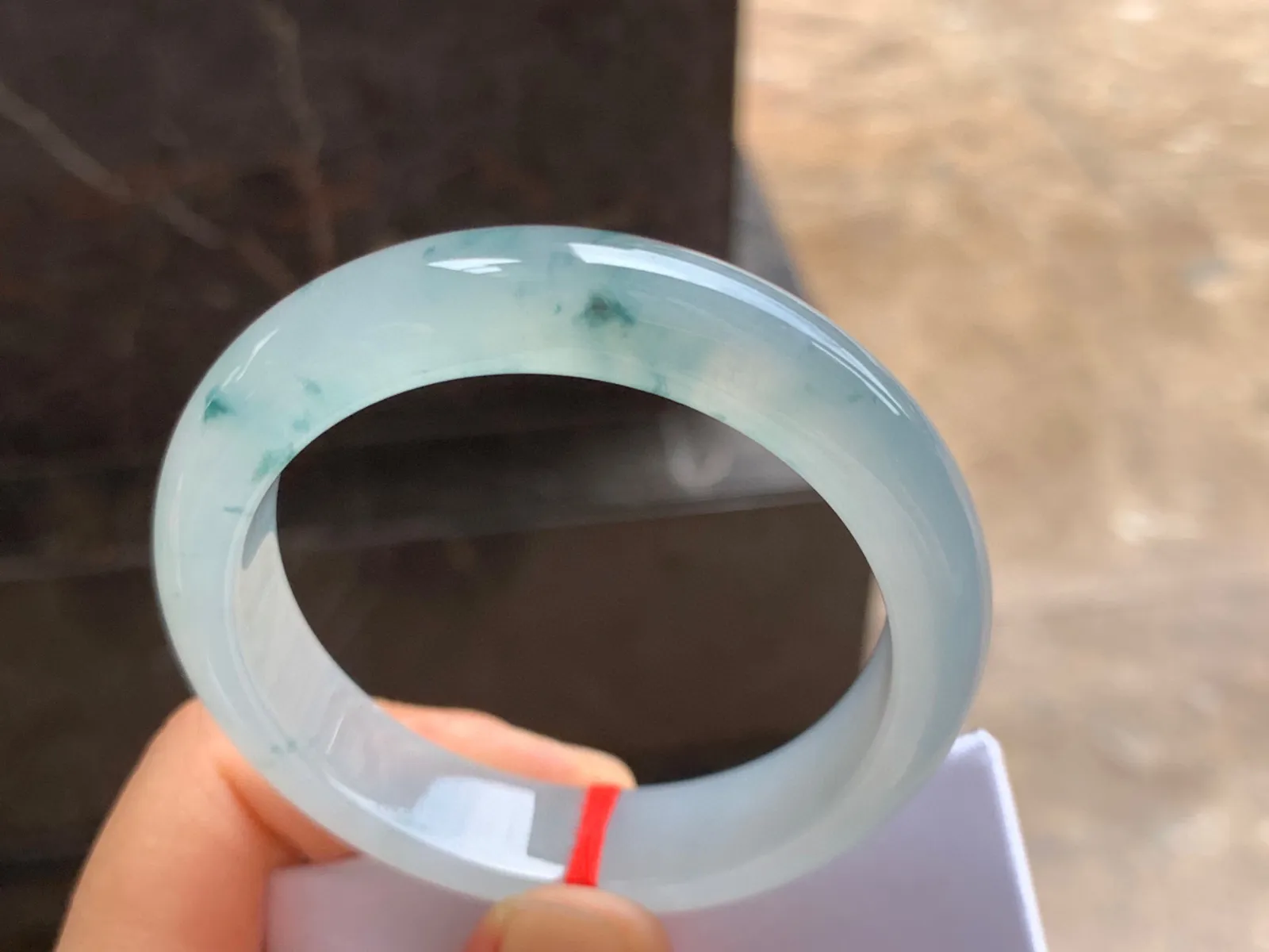 52.5-12-8mm
冰种飘花手镯 冰透起光