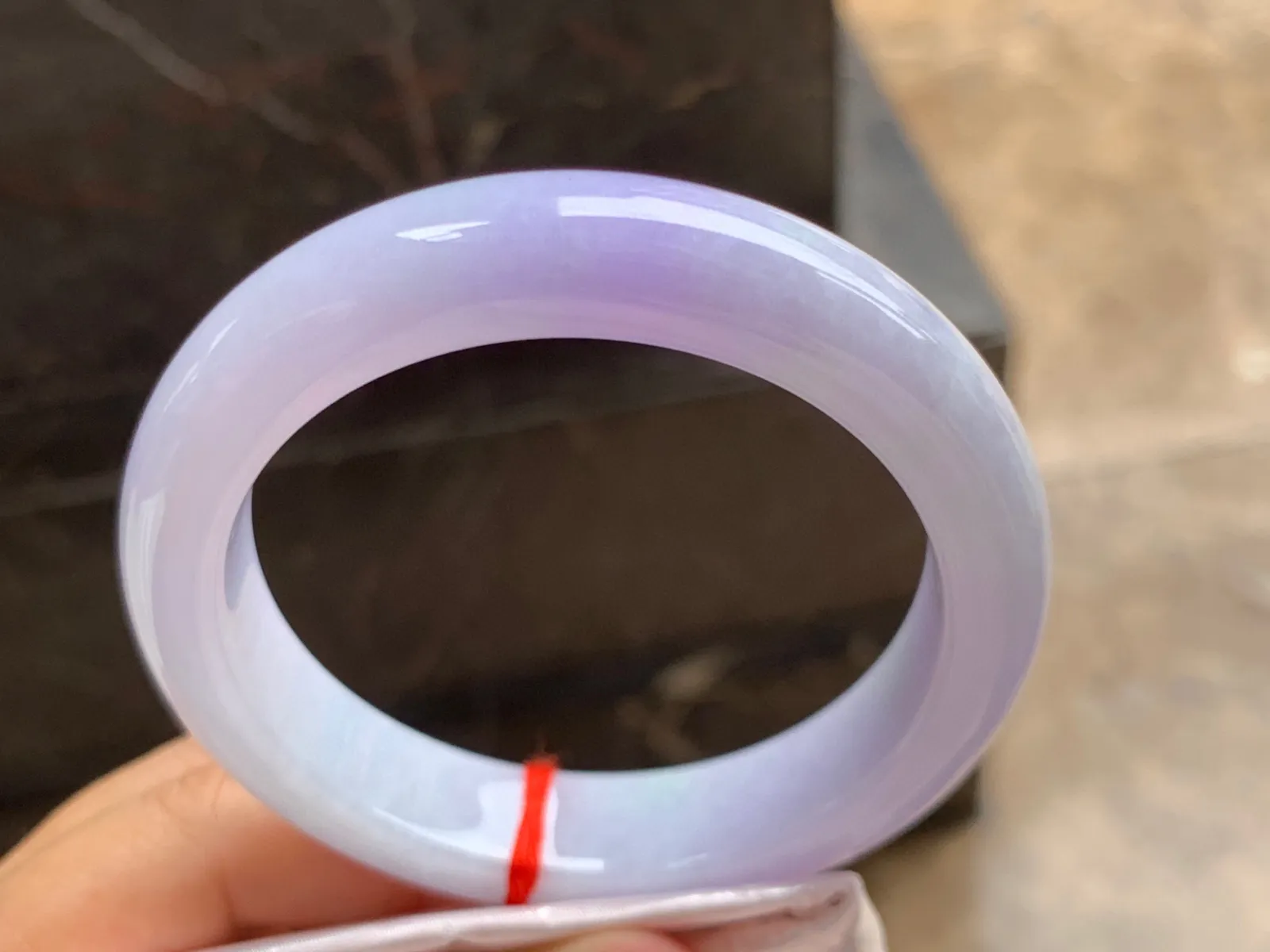 55.5-12.5-9mm
紫罗兰手镯 底子细腻 颜色漂亮