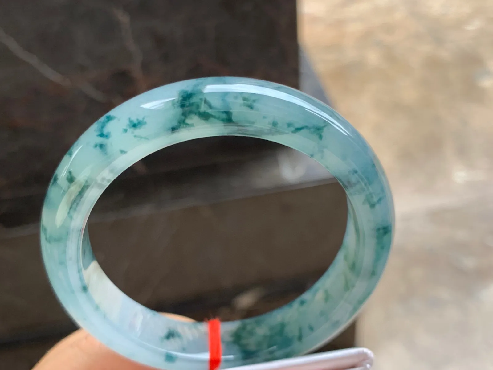 57-13-9mm
冰种飘花手镯 水润冰透 花色灵动飘逸
