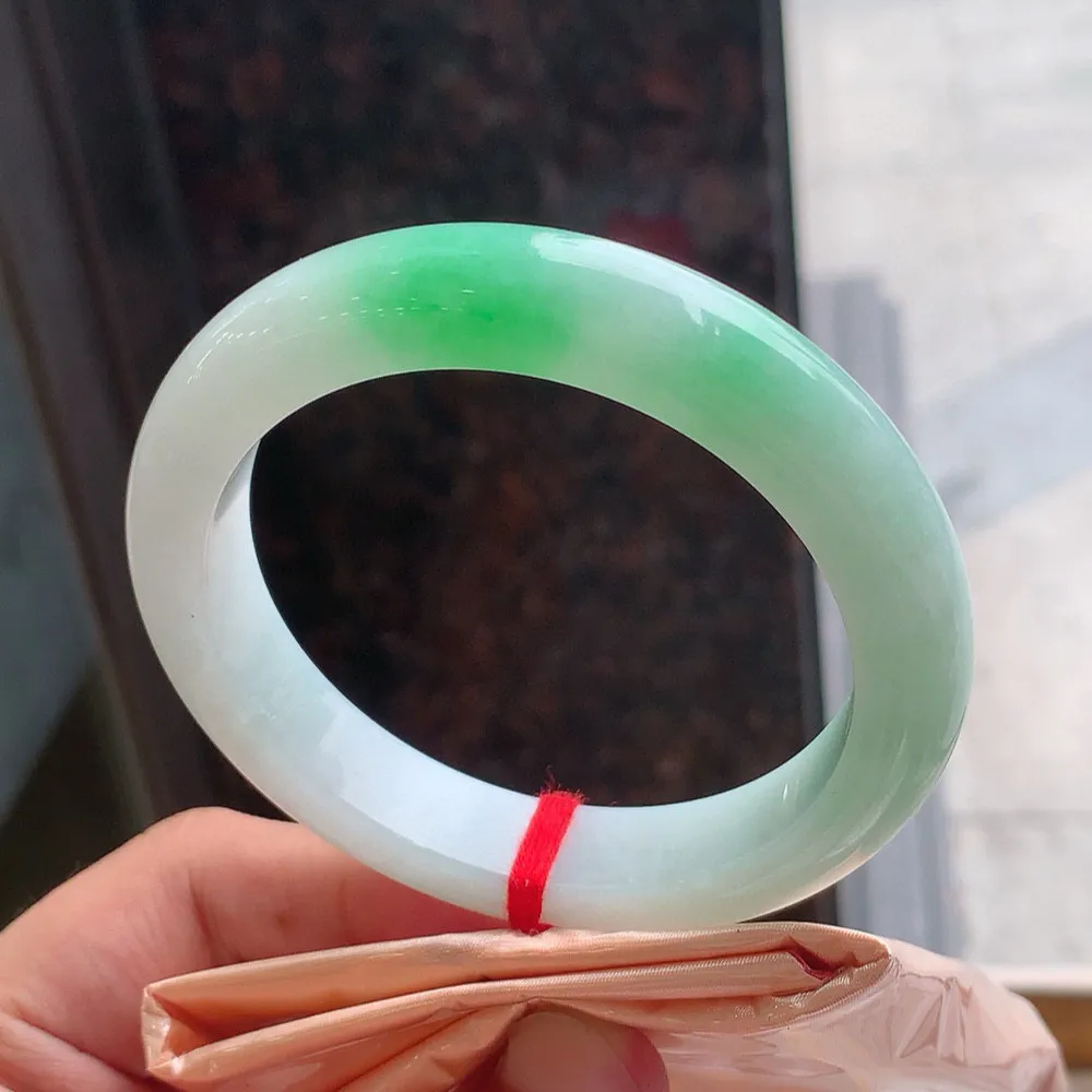 正圈冰阳绿 一丝细纹 尺寸:60.4/12.6/9.6 色阳️️
