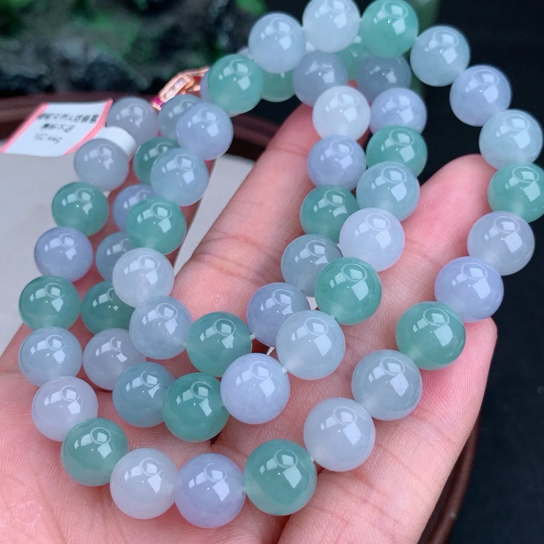 缅甸天然A货翡翠多宝马卡龙圆珠项链
尺寸10mm  重102.44g