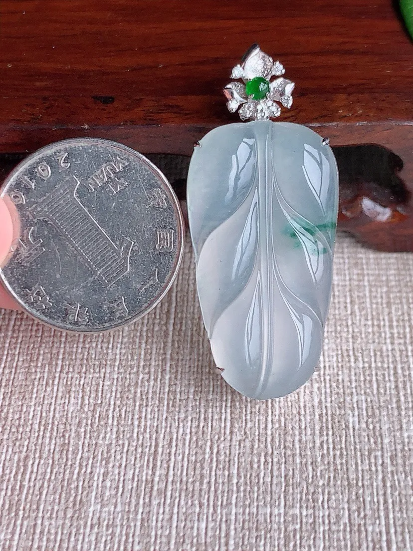 a货翡翠老坑冰种18K金伴钻镶嵌飘花叶子金枝玉叶吊坠 尺寸44×34.6×18.7×8.8mm 重量8.63g 0604