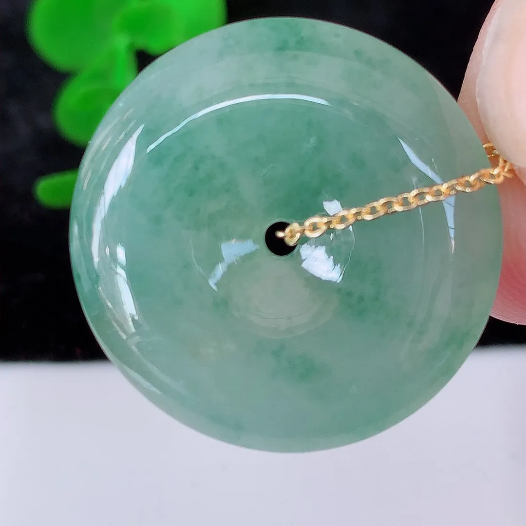 自然光实拍 冰飘花平安扣吊坠 水润光泽，灵动飘逸 寓意平平安安  佩戴上身效果端庄漂亮！#008.2尺寸26.5*5.2mm