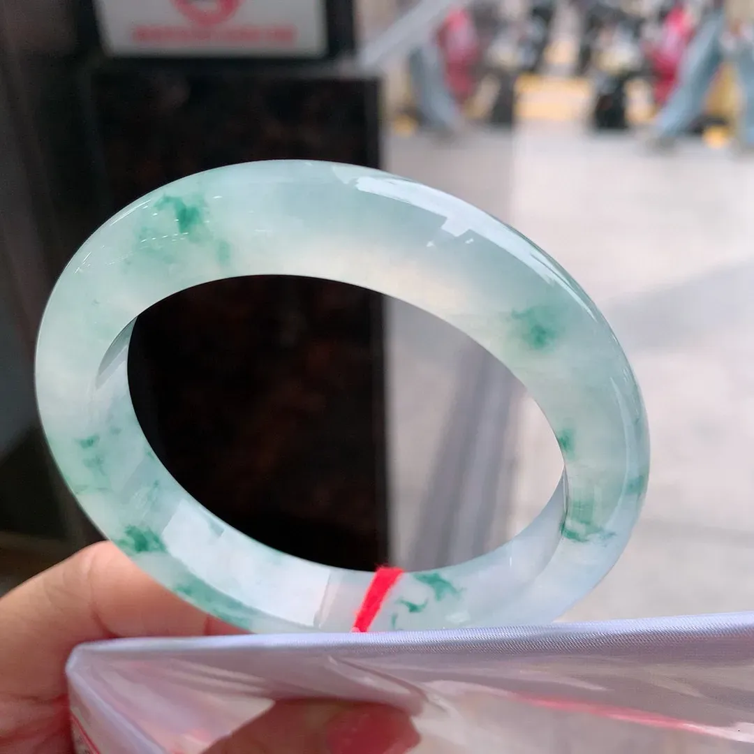 正圈冰玻飘花 无瑕 尺寸:57.4/12.2/8.9 花美 种水好