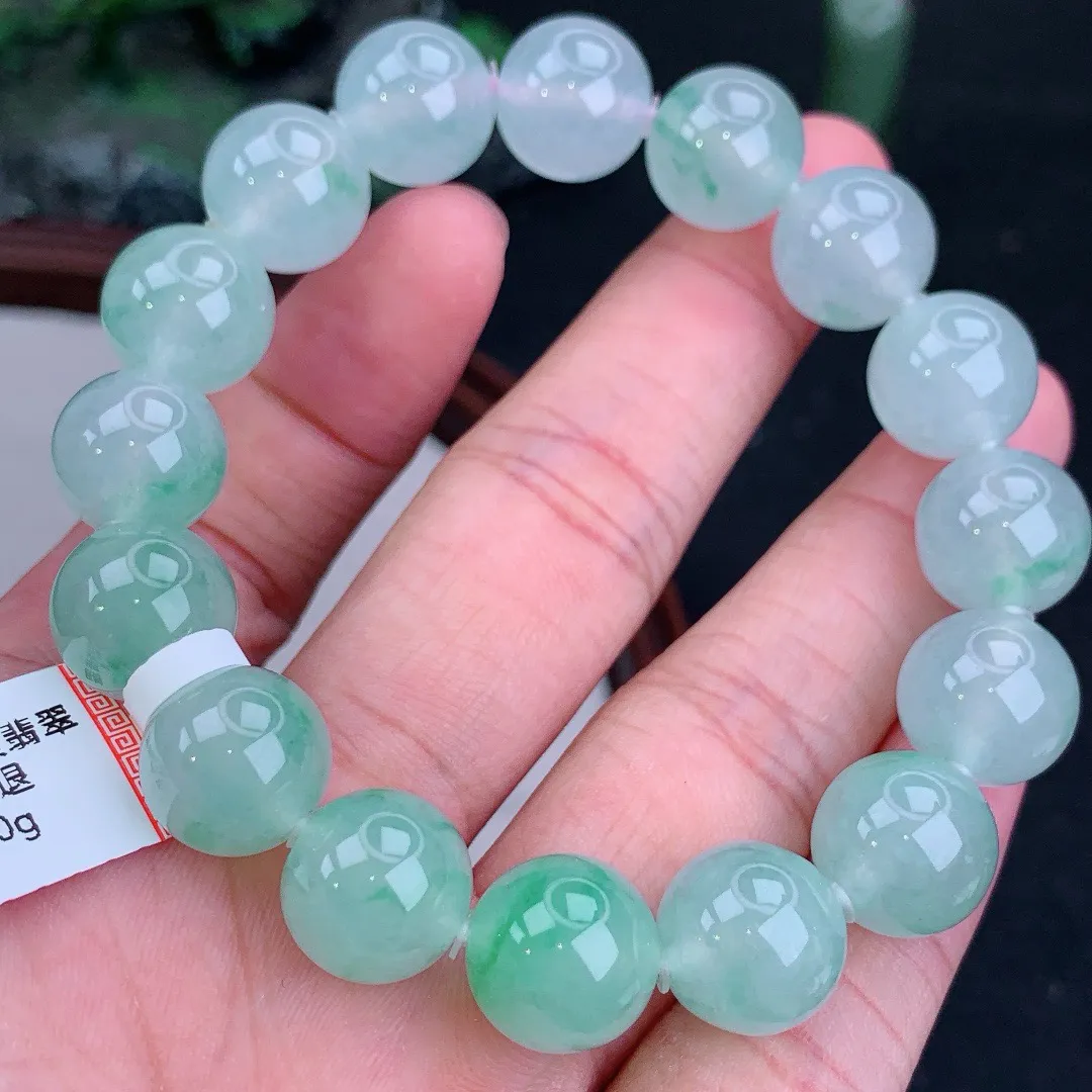 缅甸天然A货冰飘绿圆珠手串
尺寸12.6mm   重56.00g