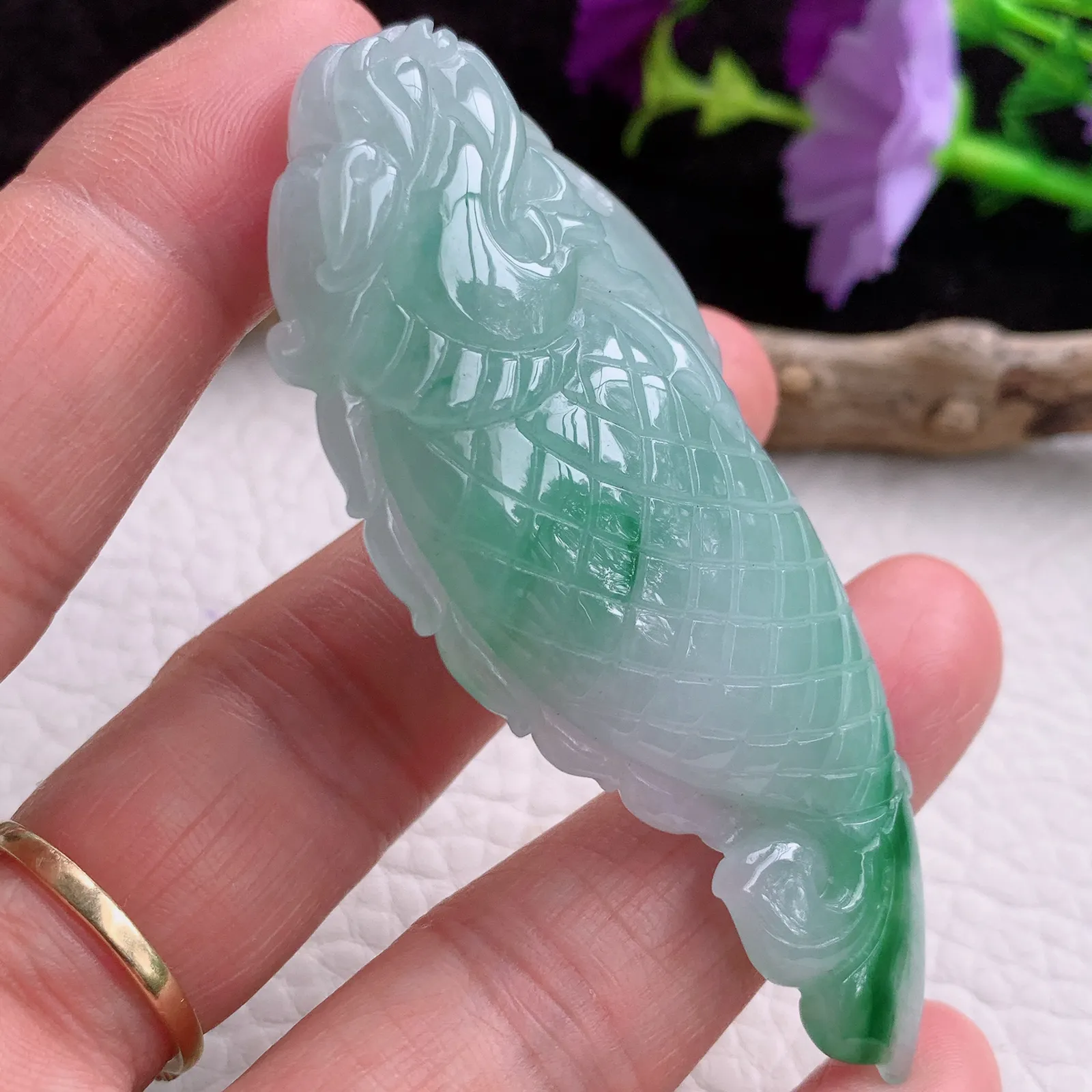 Zen实拍71.5*31.5*11.3天然翡翠飘花年年有余玉吊坠 玉挂件