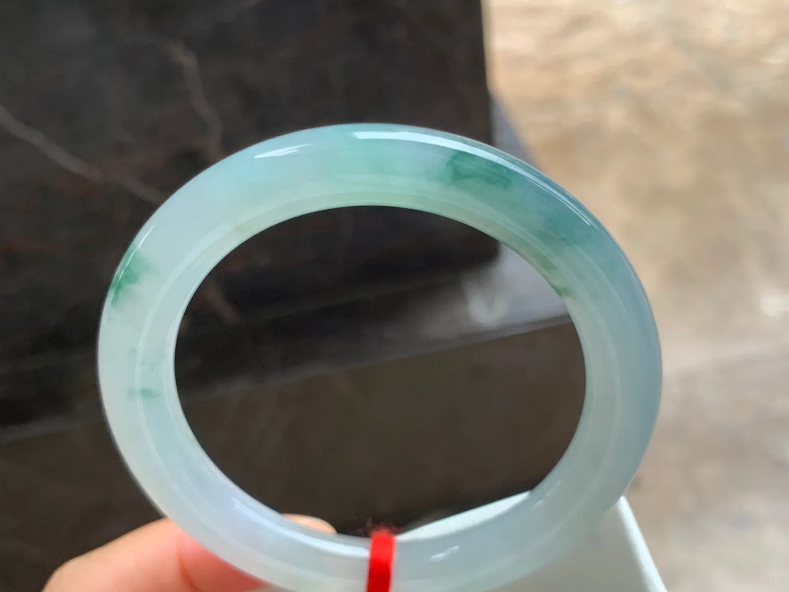 55.5-9mm
冰种飘花圆条手镯 水润冰透 清爽