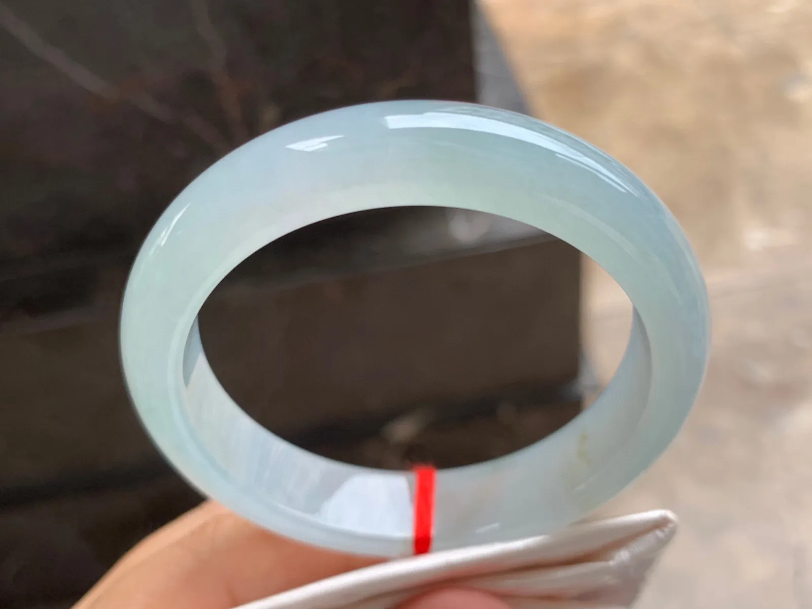 57-13-8mm
冰种带底色手镯 底子干净细腻 清爽
