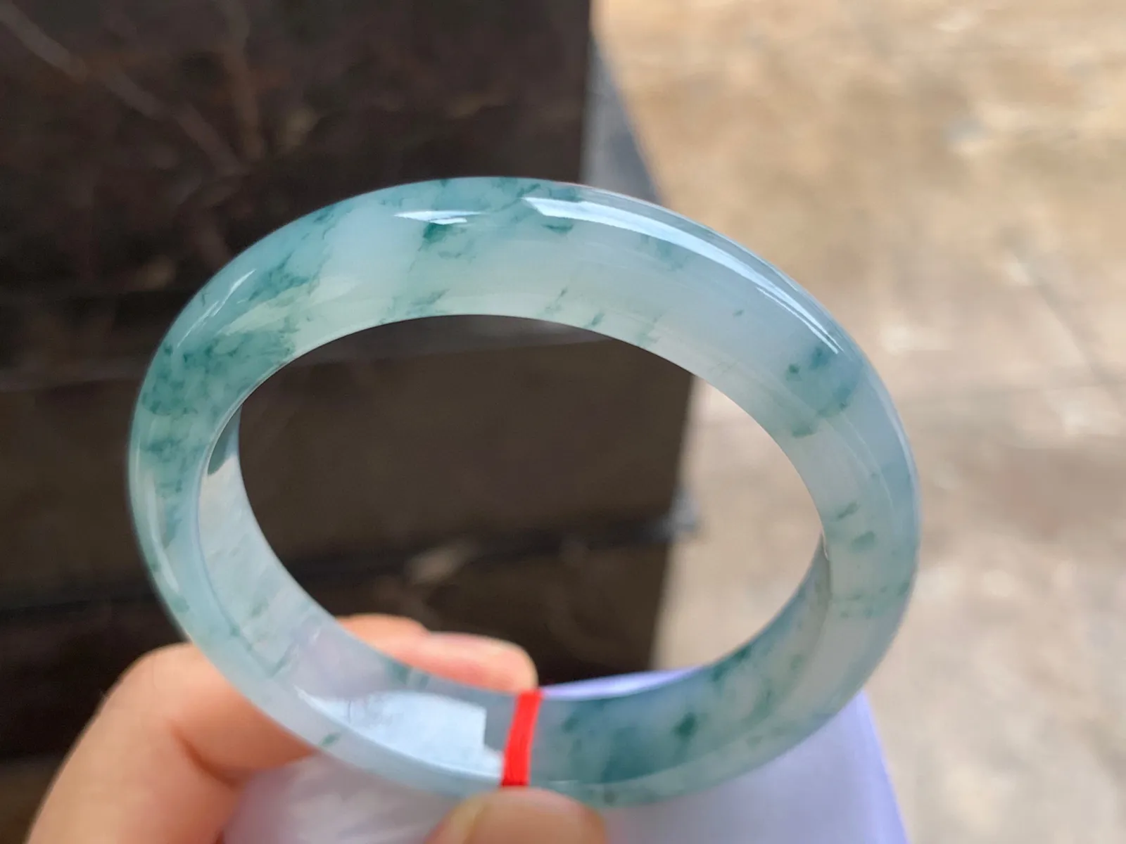 58-12-8.5mm
冰种飘花手镯 水润冰透 花的灵动飘逸气质
