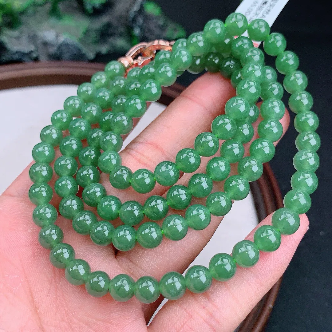 缅甸天然A货翡翠满绿圆珠项链
尺寸6.5mm  重65.00g